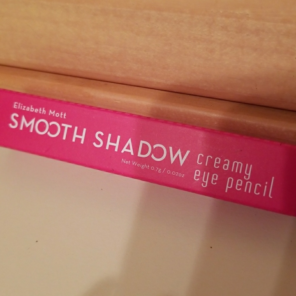 NWT Elizabeth Mott eye shadow pencil